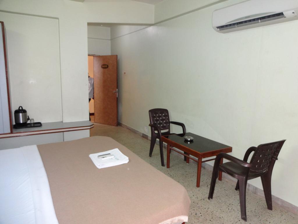 Hotel Raamus Coimbatore Buitenkant foto